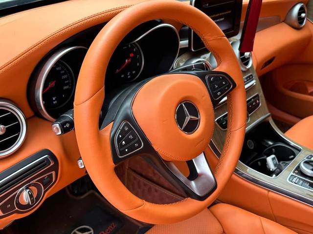 Mercedes C 250 độ kỳ công bán lại chưa đến 900 triệu, dân tình nhận xét: ‘Nhìn nội thất hết muốn lên xe’ - Ảnh 6.
