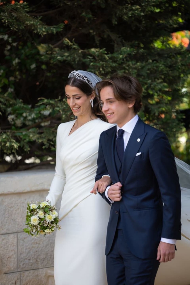 Cận cảnh đám cưới của Thái tử Jordan: Cặp đôi hoàng gia gây ấn tượng trong khung cảnh hôn lễ giản dị - Ảnh 6.