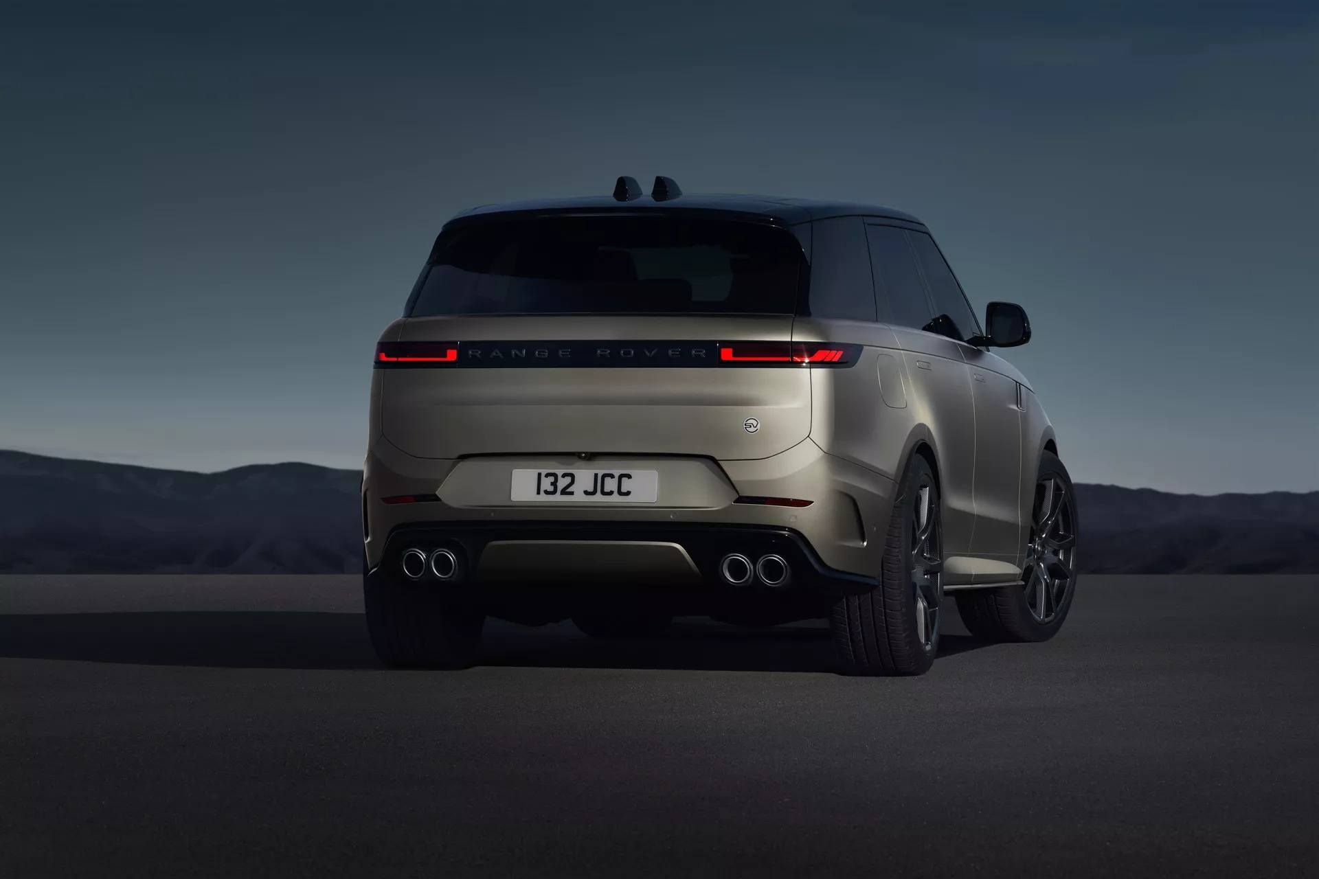 Range Rover mạnh nhất lịch sử ra mắt: Thông số gần bằng Urus, vừa mở bán đã cháy hàng - Ảnh 6.