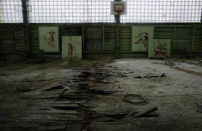 Ảnh hiếm tại vùng thảm họa hạt nhân Chernobyl sau gần 40 năm bị bỏ hoang - Ảnh 5.