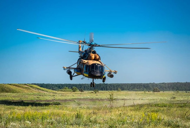 Mi-24 và Mi-17 của Ukraine tham gia tập trận bắn đạn thật - Ảnh 4.