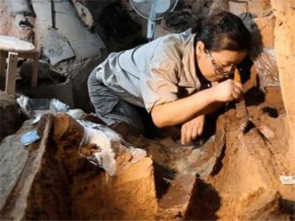 Vì sao các nhà khảo cổ lại sợ “trứng gà” khi khai quật mộ cổ? - Ảnh 3.