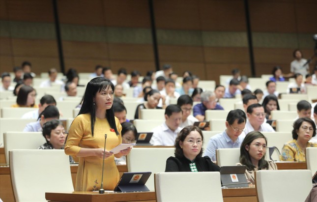 Bộ trưởng Hầu A Lềnh lần đầu ngồi ghế nóng: Điều quan trọng là nói thật, chia sẻ thật - Ảnh 3.