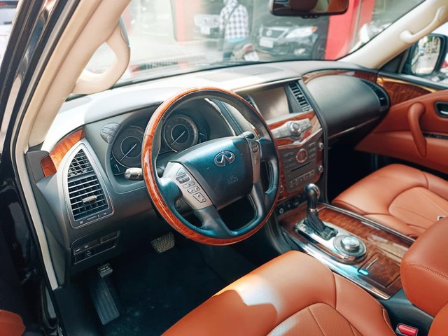 SUV Nhật cũ giá bằng nửa Lexus LX 570 cùng đời: Đi chưa đến 9.000km/năm, có ghế chủ tịch - Ảnh 4.