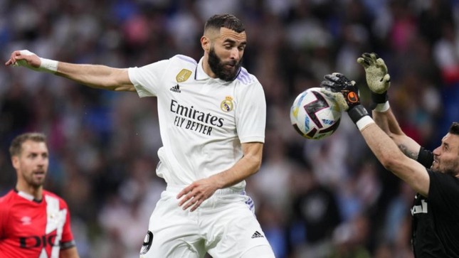 Benzema theo chân Ronaldo sang Saudi Arabia, nhận lương hơn 100 triệu euro/năm