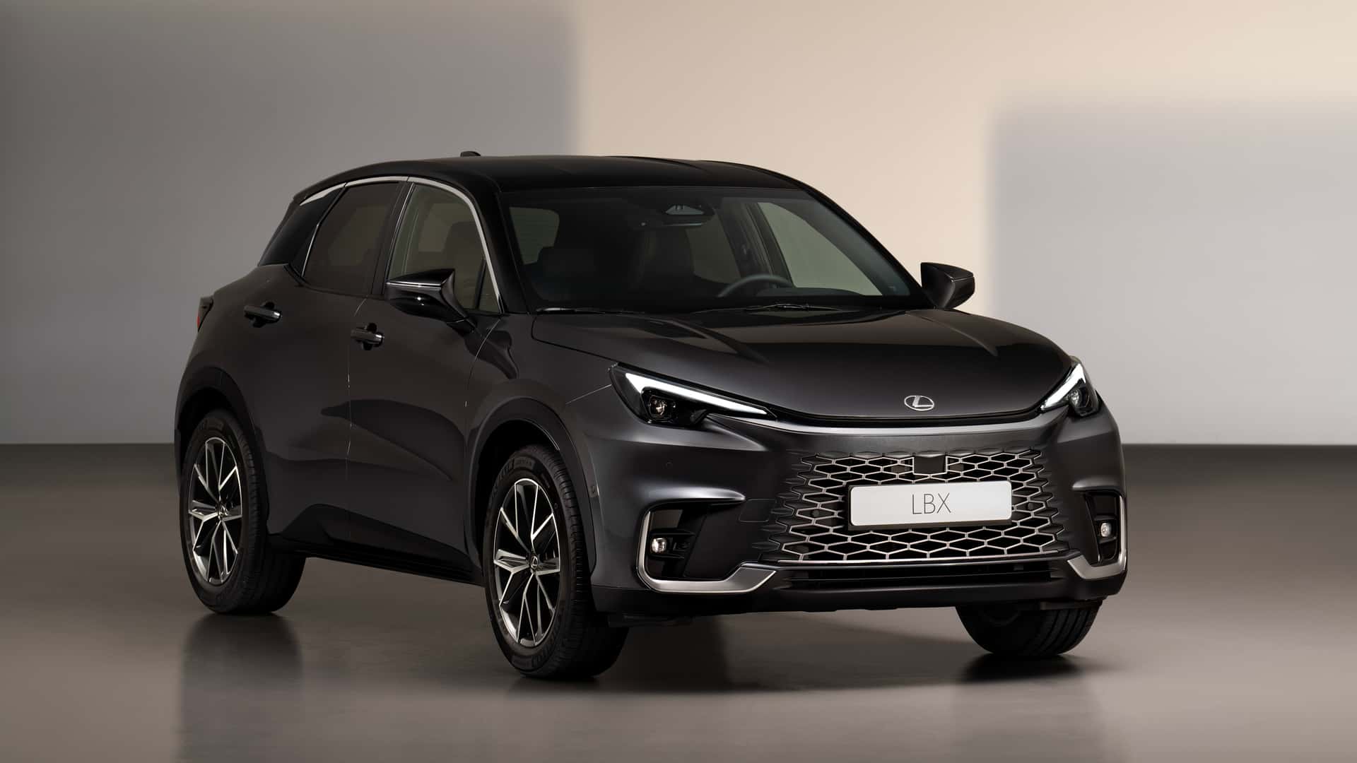 Ra mắt Lexus LBX - SUV nhỏ nhất của Lexus, bản hạng sang của Toyota Yaris Cross quen thuộc với người Việt - Ảnh 17.