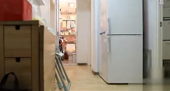 Bỏ khoảng 16 tỷ đồng, cặp vợ chồng trẻ mua căn nhà chỉ đủ diện tích vừa đứng vừa ăn: Cắn răng chịu khổ vì một nguyên do ai cũng đồng cảm - Ảnh 6. Bỏ khoảng 16 tỷ đồng, cặp vợ chồng trẻ mua căn nhà chỉ đủ diện tích vừa đứng vừa ăn: Cắn răng chịu khổ vì một nguyên do ai cũng đồng cảm - Ảnh 6.