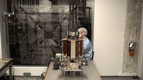 Lần đầu tiên trong lịch sử, truyền phát thành công điện Mặt Trời từ ngoài không gian về Trái Đất - Ảnh 3.