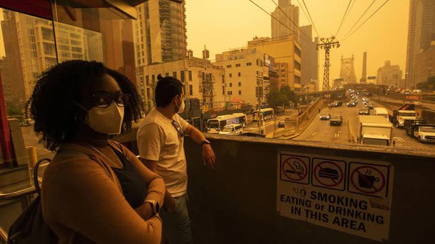 Sốc với loạt ảnh hiện tại ở New York hoa lệ: Khói cam ô nhiễm dày đặc bao trùm toàn thành phố - Ảnh 11.