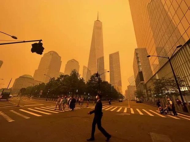Sốc với loạt ảnh hiện tại ở New York hoa lệ: Khói cam ô nhiễm dày đặc bao trùm toàn thành phố - Ảnh 10.