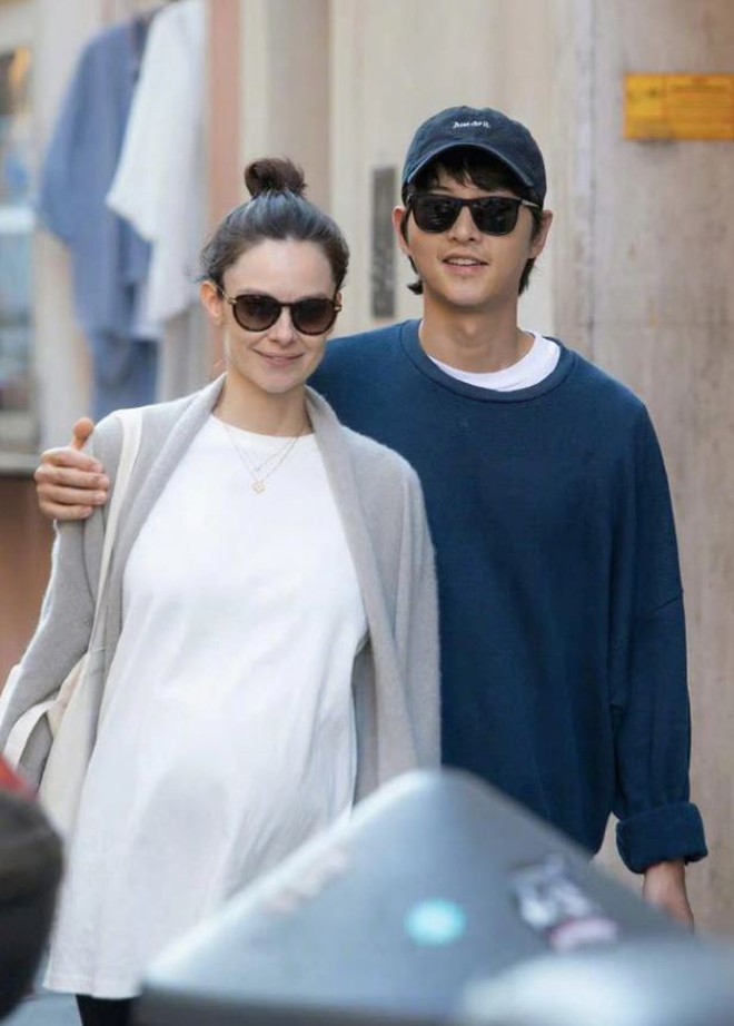  Song Joong Ki hé lộ lý do mong sớm có con và chủ đề trò chuyện nhiều nhất với vợ hàng ngày - Ảnh 5.
