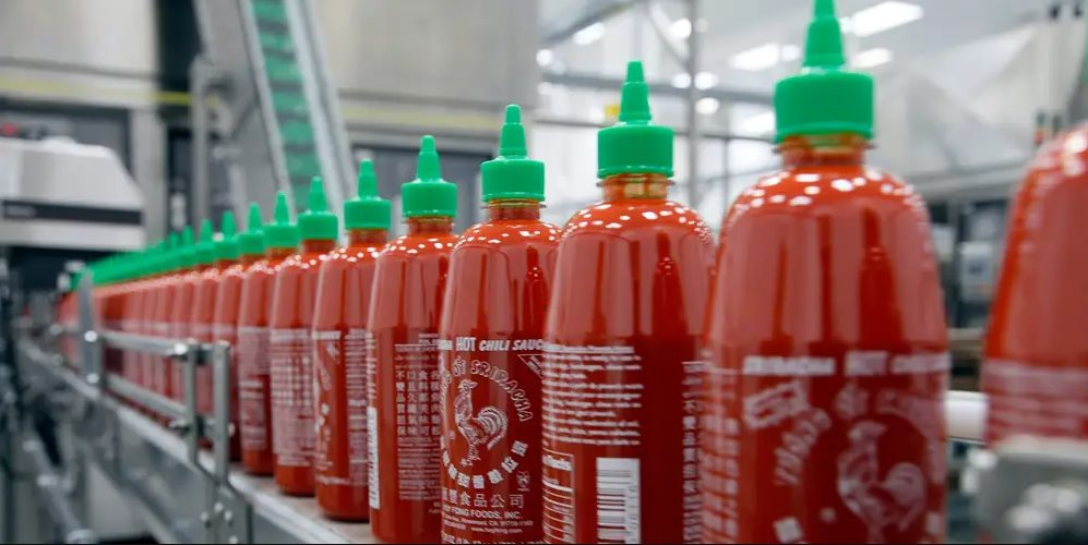 Hơn 23 triệu đồng cho sản phẩm Sriracha: Bi hài chuyện giá cổ phiếu S&P 500 còn không bằng lọ tương ớt của tỷ phú gốc Việt - Ảnh 3.