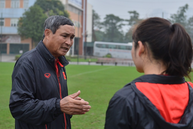 HLV Mai Đức Chung tiết lộ điều hài lòng với tuyển nữ Việt Nam, Thanh Nhã chỉ ra vấn đề ở trận gặp New Zealand - Ảnh 1.