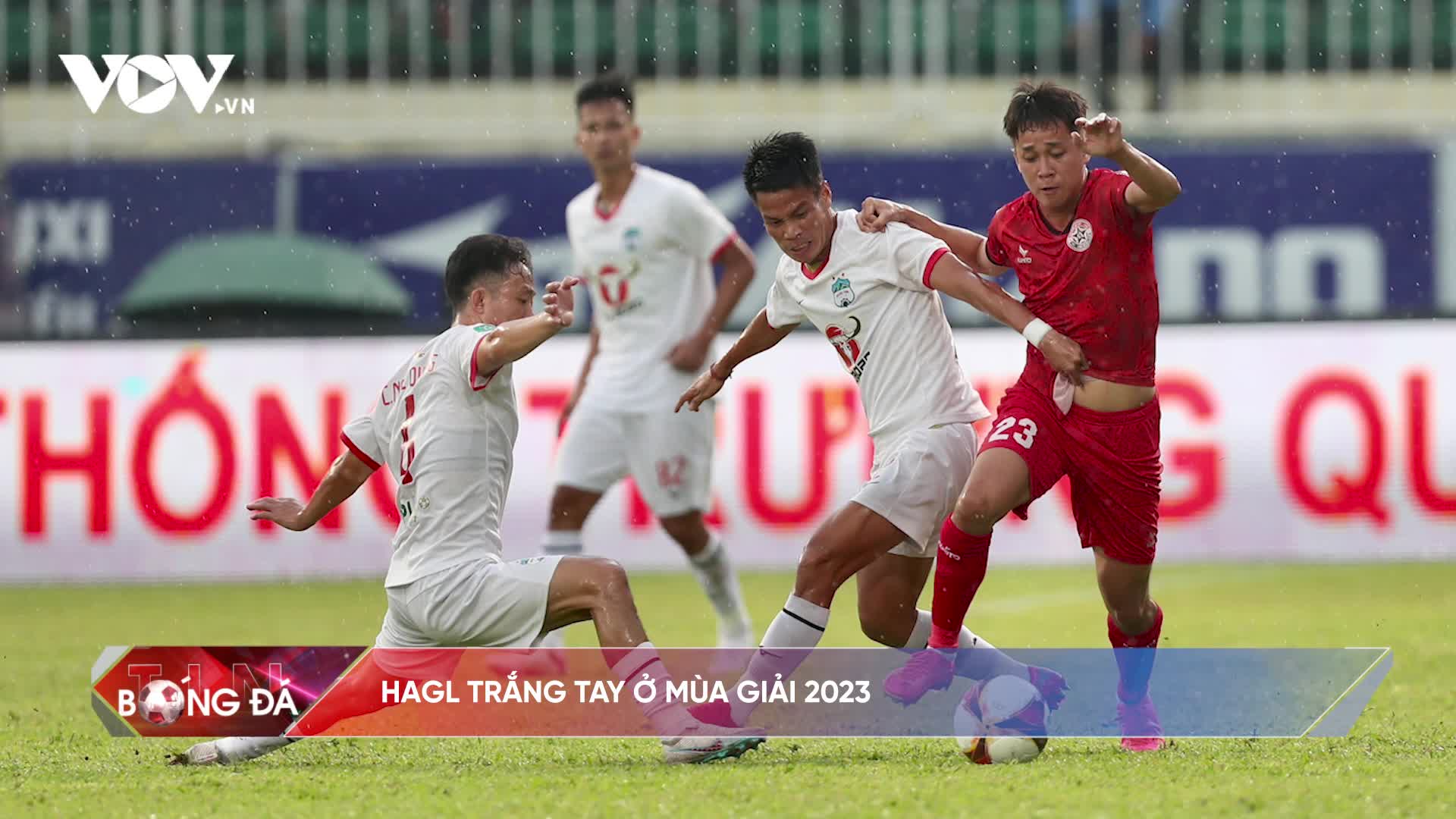 Cảnh sát gọi điện xử phạt hàng loạt chủ xe lấn chiếm lòng đường VIDEO