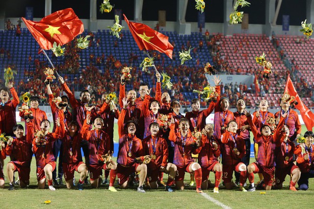 LĐBĐ châu Á gọi tên tuyển Việt Nam, ca ngợi hai ngôi sao của HLV Mai Đức Chung - Ảnh 1.