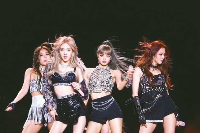 Tình trạng bán tháo vé BlackPink: Cứ 21 người bán mới có 1 người mua - Ảnh 1.