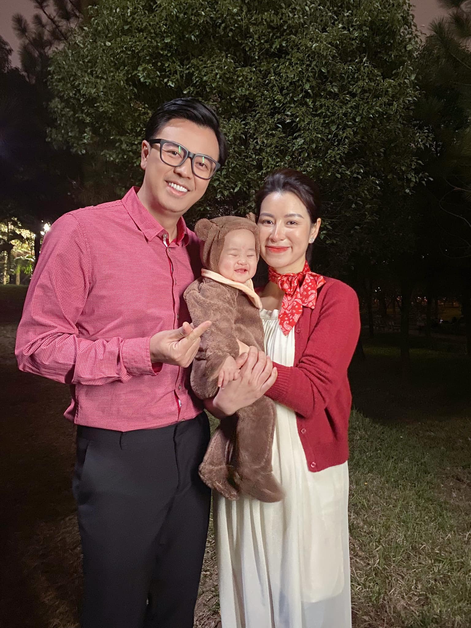 Diễn viên Lưu Huyền Trang nói về cảnh nóng với Tuấn Tú: Tôi rất ngượng và xấu hổ - Ảnh 3. Diễn viên Lưu Huyền Trang nói về cảnh nóng với Tuấn Tú: Tôi rất ngượng và xấu hổ - Ảnh 3.