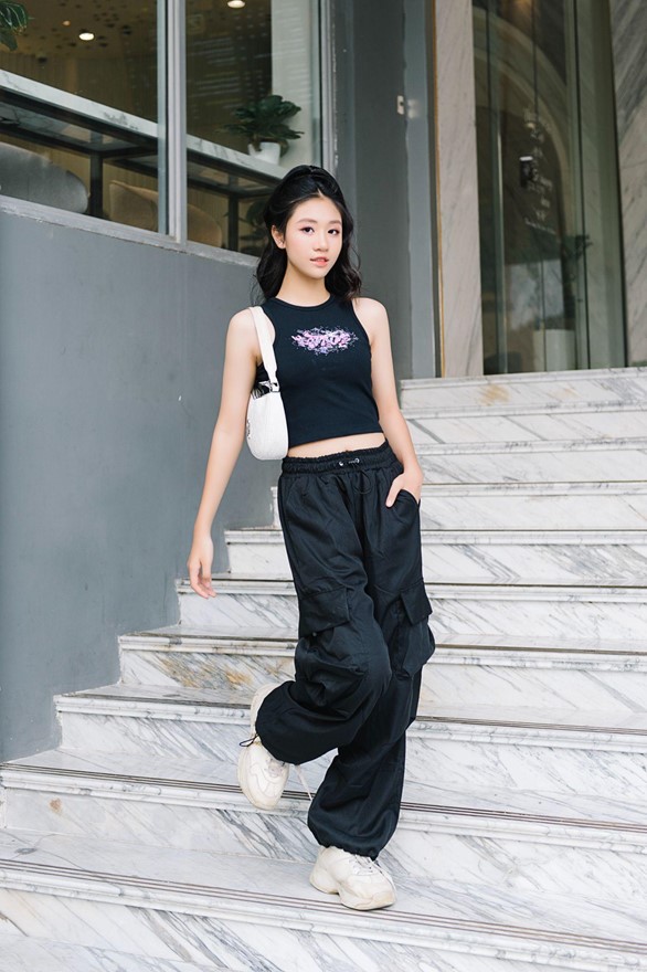 Dàn mẫu teen nổi tiếng làng mốt Việt hội tụ, khoe street style năng động - Ảnh 3.