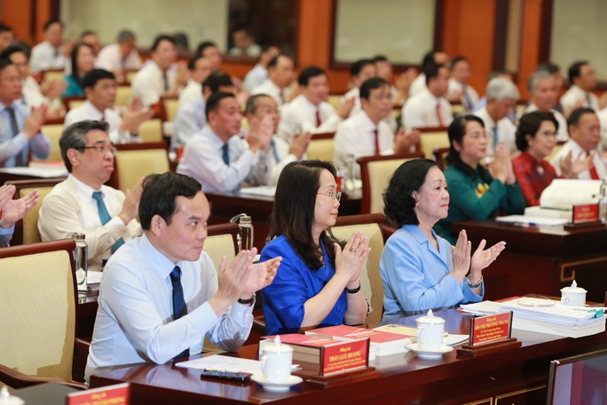 Bí thư Nguyễn Văn Nên: TP HCM đi qua nửa nhiệm kỳ tưởng chừng không thể vượt qua được - Ảnh 3.