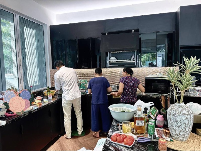 Hằng Túi và bạn trai xả loạt ảnh du lịch tình tứ, đàng trai chứng minh là người của gia đình - Ảnh 8. Hằng Túi và bạn trai xả loạt ảnh du lịch tình tứ, đàng trai chứng minh là người của gia đình - Ảnh 8.