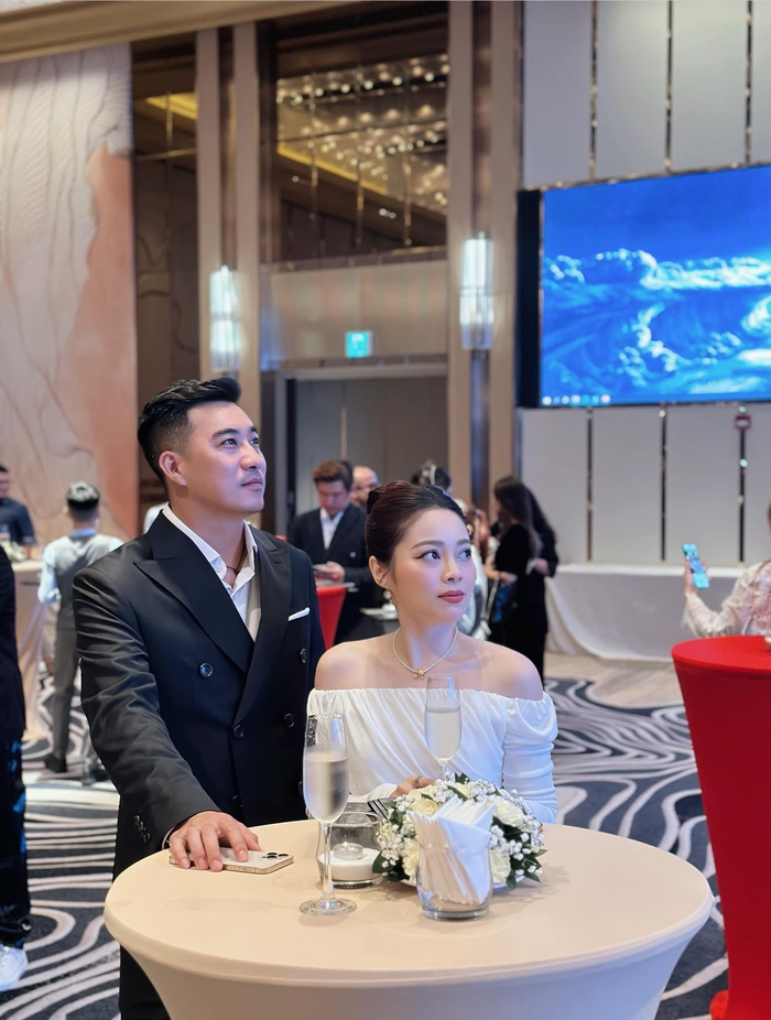 Hằng Túi và bạn trai xả loạt ảnh du lịch tình tứ, đàng trai chứng minh là người của gia đình - Ảnh 7. Hằng Túi và bạn trai xả loạt ảnh du lịch tình tứ, đàng trai chứng minh là người của gia đình - Ảnh 7.