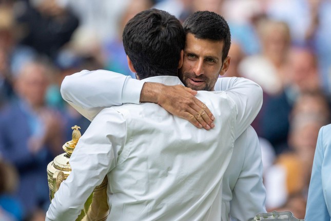 Djokovic đưa Carlos Alcaraz lên mây: ‘Tôi chưa từng gặp tay vợt nào như cậu ấy’ - Ảnh 1.