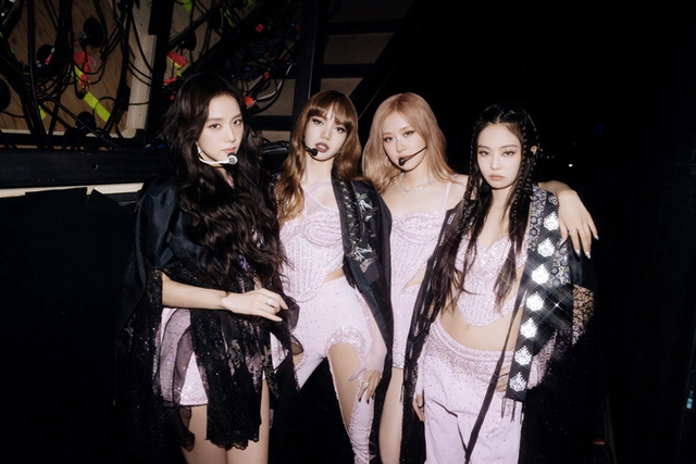 Diva làng nhạc Việt “ngả mũ trước BLACKPINK khi xem concert tại Pháp - Ảnh 6.