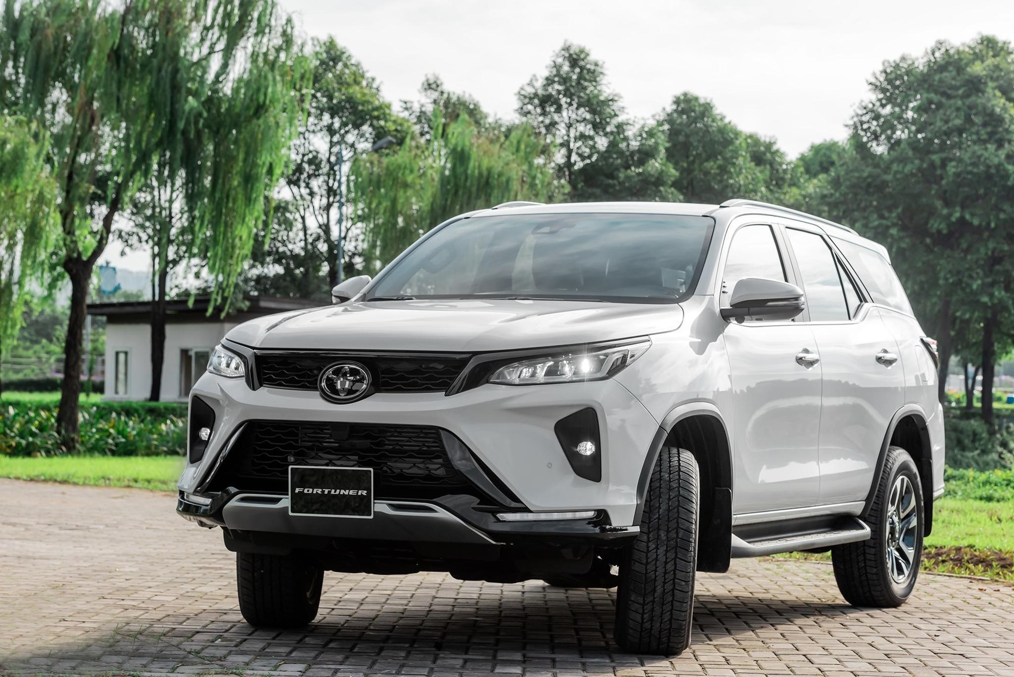 Tranh cãi về hình ảnh Toyota Fortuner 2024 mới rò rỉ: Dáng quá giống đời cũ, nhiều chi tiết chắp vá - Ảnh 2.