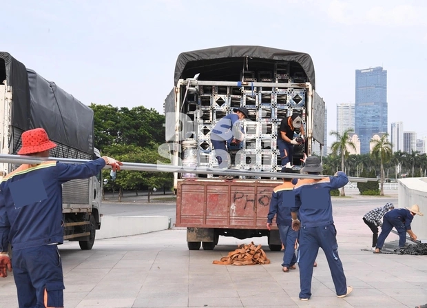 “Kiếp nạn concert BLACKPINK tại Việt Nam: Thời gian gấp rút, “vỡ trận mua bán vé, sân khấu dựng đúng ngày bão số 1 đổ bộ - Ảnh 14.