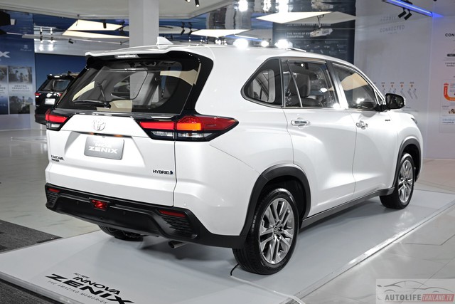 Toyota Innova 2023 ra mắt Thái Lan khiến khách Việt nóng lòng, giá khởi điểm quy đổi 938 triệu đồng - Ảnh 2.