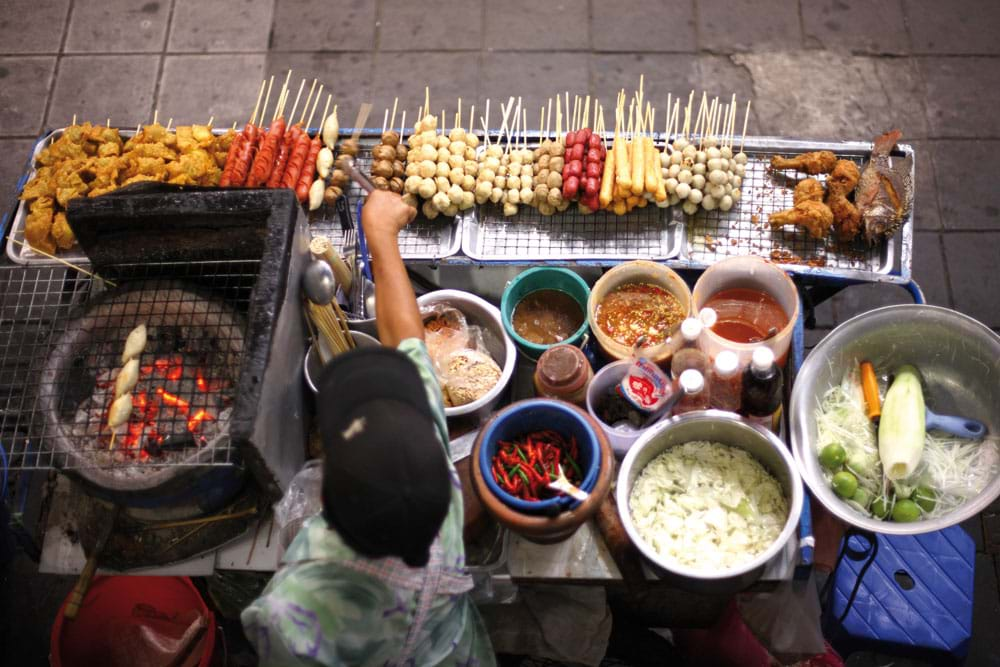 Phó Chủ tịch Hội Gan Mật Việt Nam: 3 cách ăn nuông chiều vị giác nhưng âm thầm tàn phá lá gan - Ảnh 1.