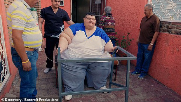 Chàng trai béo nhất thế giới từng nặng 575kg bây giờ ra sao sau phẫu thuật giảm cân? - Ảnh 2.