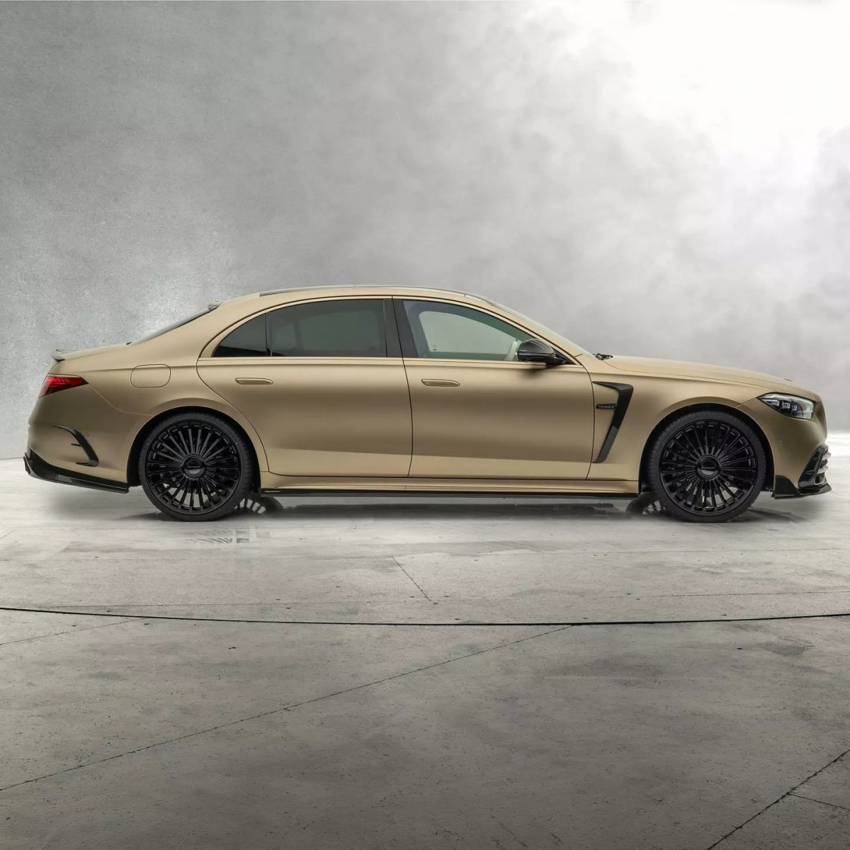 Chiêm ngưỡng Mercedes S-Class phiên bản độ Mansory đầy sang trọng - Ảnh 2.