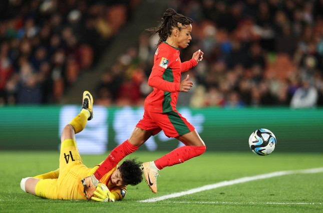 Trực tiếp ĐT nữ Việt Nam vs ĐT nữ Bồ Đào Nha 0-1 (H1): Bồ Đào Nha sớm vượt lên dẫn trước - Ảnh 1.