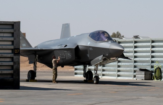 Mỹ điều hàng chục máy bay chiến đấu F-35 đến Trung Đông - Ảnh 1.