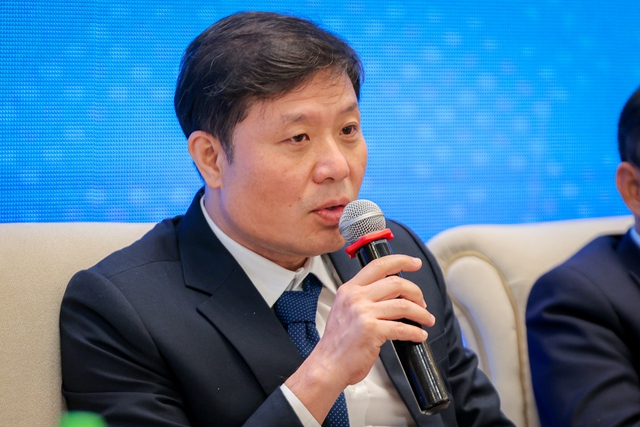 GS Vũ Hà Văn: “Không có chuyện nhà khoa học ngồi một chỗ sản phẩm nghiên cứu có thể đến triệu người dùng” - Ảnh 6.