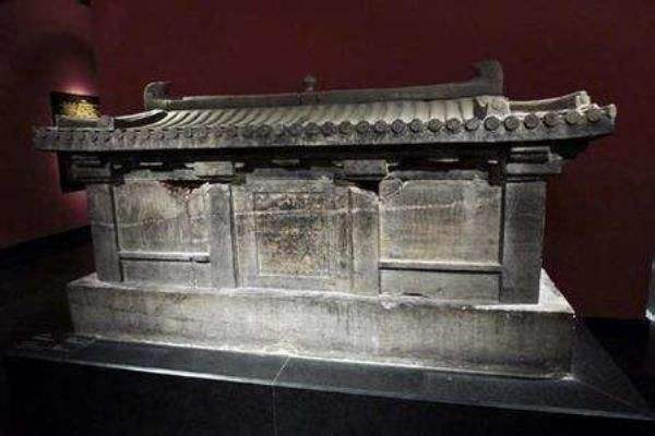 Tìm thấy cổ vật khảm vàng hơn 1.400 năm trong mộ cổ niêm phong 4 chữ khiến ai cũng rùng mình - Ảnh 3.