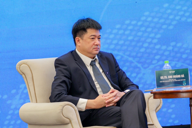 GS Vũ Hà Văn: “Không có chuyện nhà khoa học ngồi một chỗ sản phẩm nghiên cứu có thể đến triệu người dùng” - Ảnh 5.