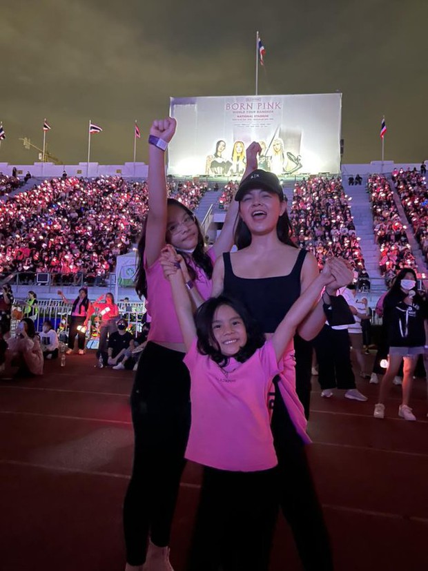 Hội sao Việt fan cứng BLACKPINK: Thuỳ Tiên cùng dàn hậu góp mặt - Ảnh 9.