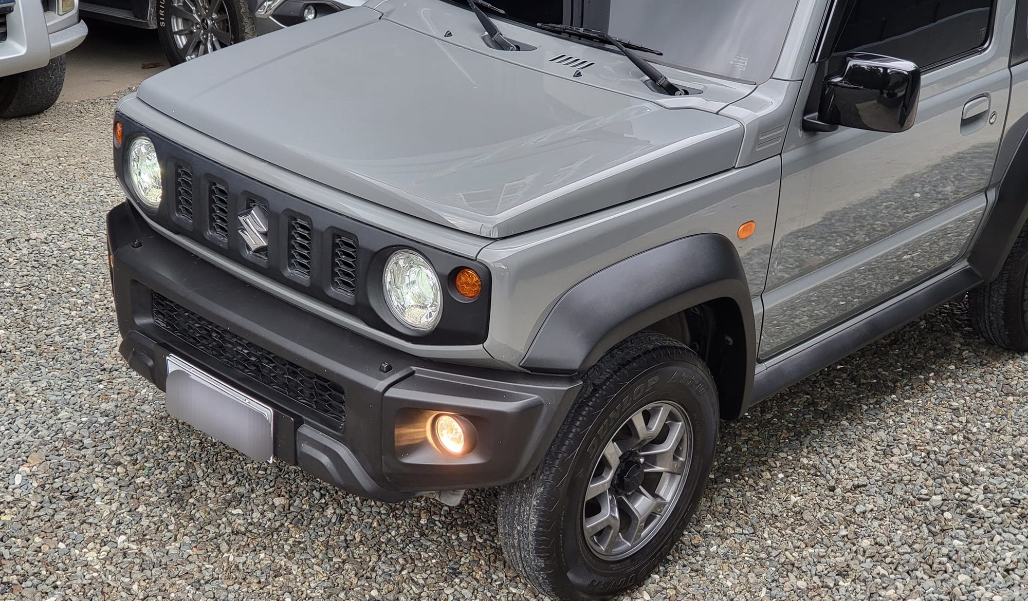 Đại lý hé lộ thêm thông tin Suzuki Jimny: Dự kiến ra mắt tháng 11, có bản 2 tông màu giá 799 triệu - Ảnh 3.