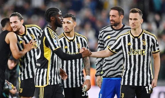 UEFA loại Juventus khỏi cúp châu Âu, phạt Chelsea vi phạm FFP - Ảnh 1.