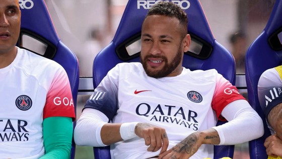 Neymar cười nhạt nhìn PSG thất bại - Ảnh 1.