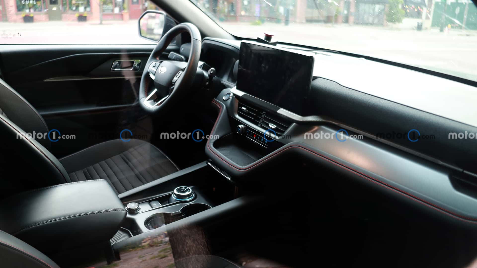 Ford Explorer 2024 lộ diện: Hầm hố đúng chất Mỹ, nội thất gọn gàng, sẽ bán tại Việt Nam - Ảnh 4.