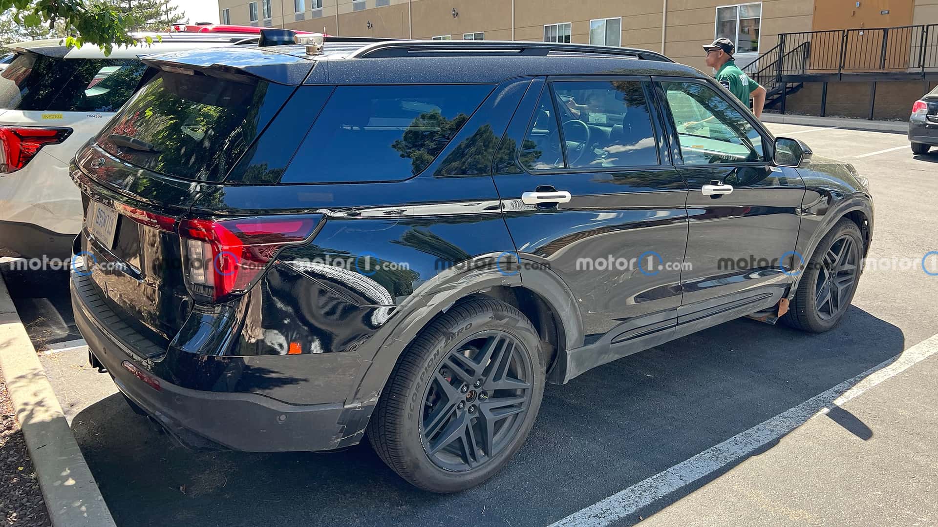 Ford Explorer 2024 lộ diện: Hầm hố đúng chất Mỹ, nội thất gọn gàng, sẽ bán tại Việt Nam - Ảnh 2.