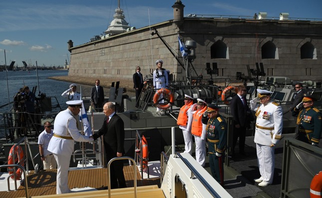 Tổng thống Putin nói Hải quân Nga sẽ nhận 30 tàu chiến trong năm nay - Ảnh 2.