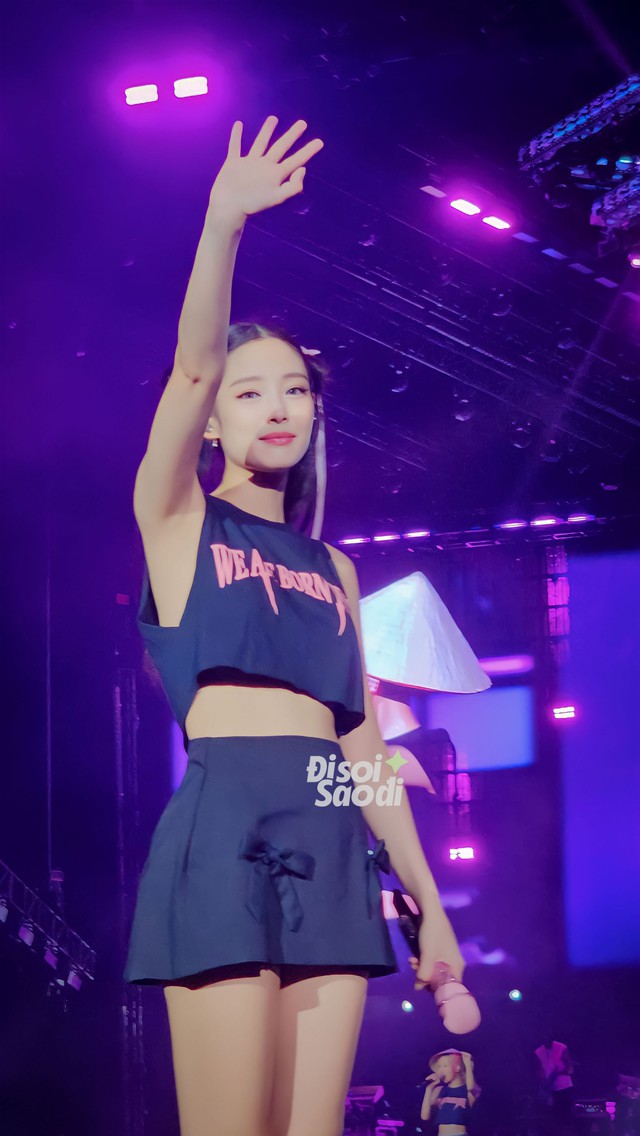 Jennie mê Việt Nam lắm rồi: Dạy BLACKPINK tập nhảy See Tình, nói tiếng Việt đội nón lá, cười siêu cưng suốt cả show! - Ảnh 9.