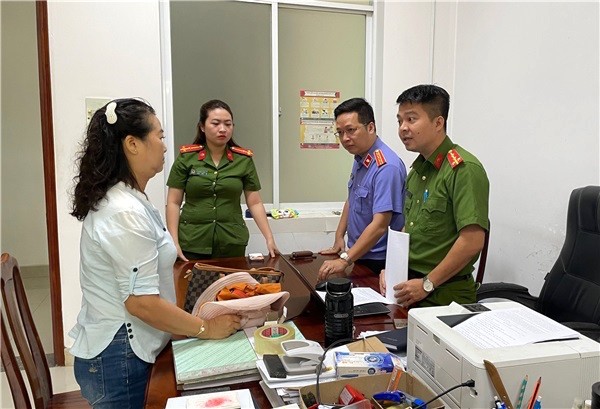 Vụ thanh tra giao thông nhận hối lộ hơn 10 tỷ đồng: Khởi tố 13 cá nhân, chủ doanh nghiệp - Ảnh 2.