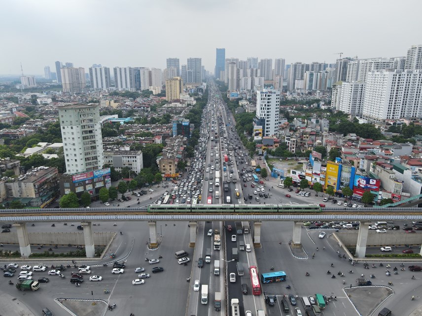 Hạ tầng giao thông Hà Nội phát triển ra sao sau 15 năm mở rộng địa giới hành chính? - Ảnh 9.