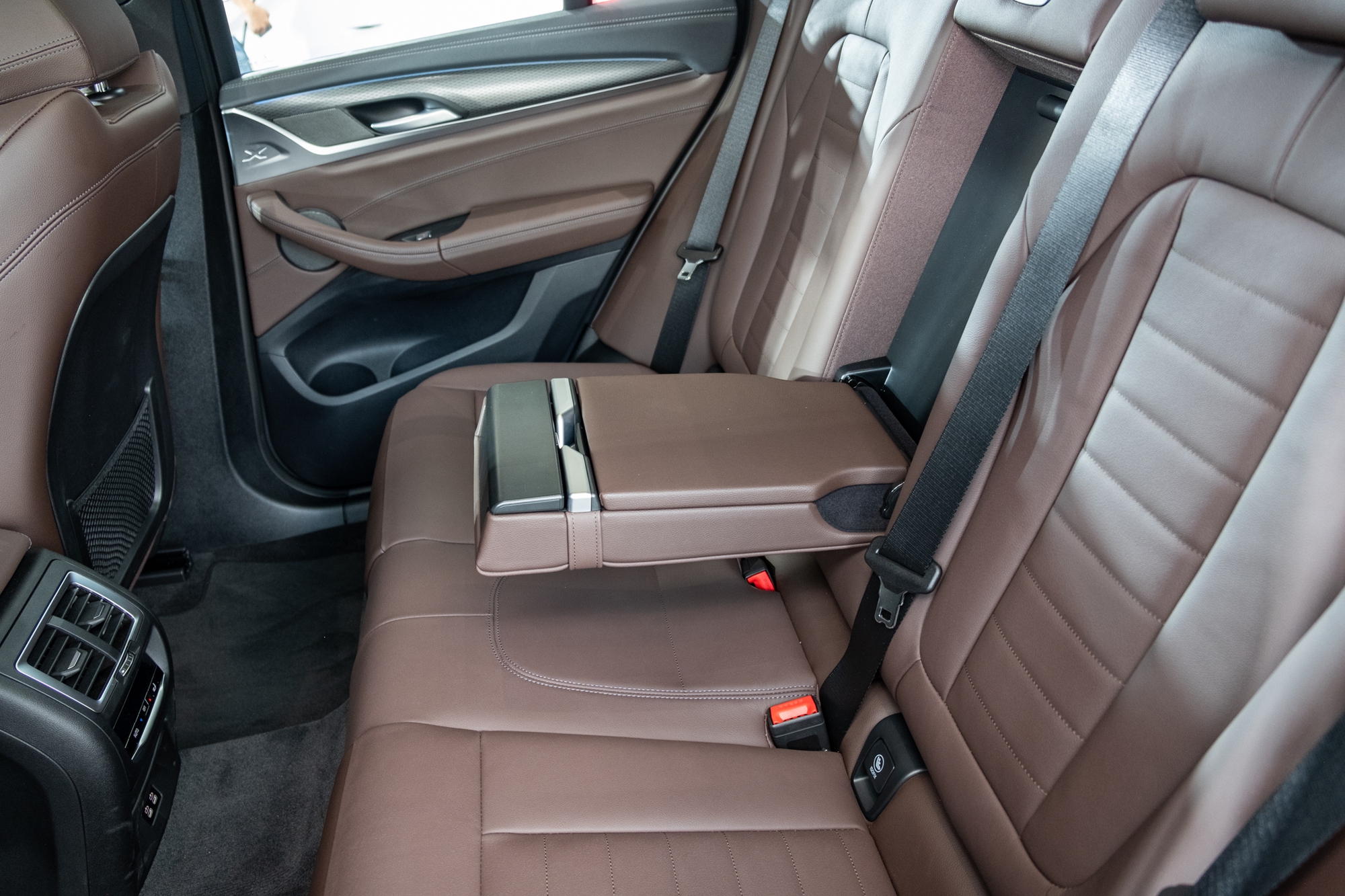 BMW iX3 ra mắt Việt Nam: Giá gần 3,5 tỷ, mạnh hơn, cao cấp hơn X3 lắp ráp, sạc 1 lần dư sức chạy TP. HCM - Nha Trang - Ảnh 15.