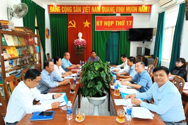Kỷ luật nhiều tổ chức Đảng, đảng viên Cục Thi hành án dân sự tỉnh An Giang - Ảnh 1.